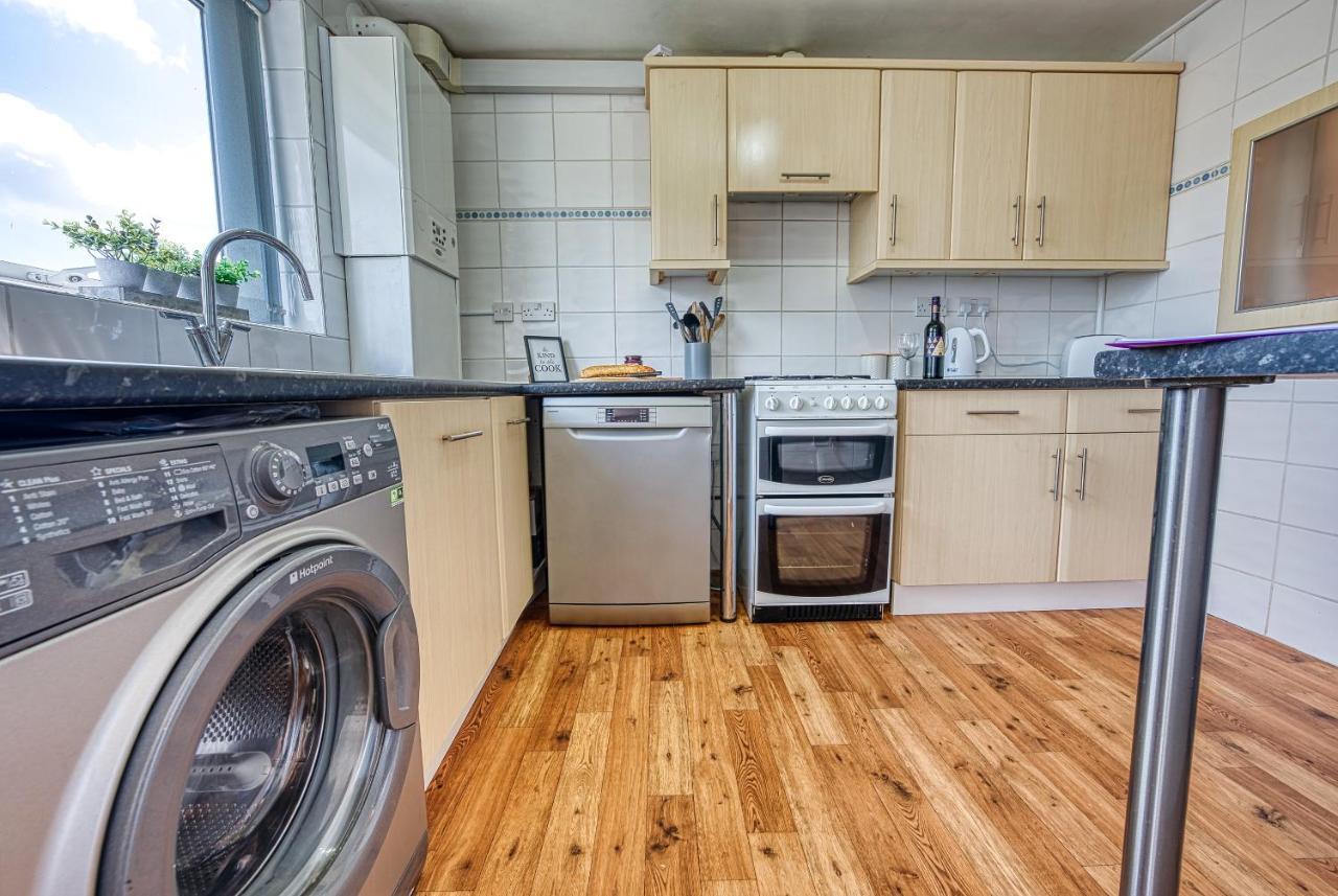 Cosy 3 Bed Apartment In Southam, Sleeps 6 Southam  Exterior photo