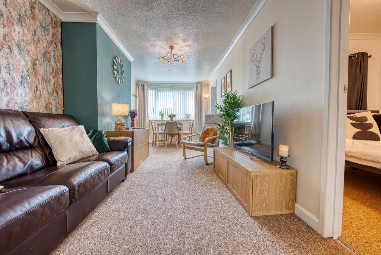 Cosy 3 Bed Apartment In Southam, Sleeps 6 Southam  Exterior photo